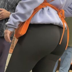 Candid booty at Home Depot