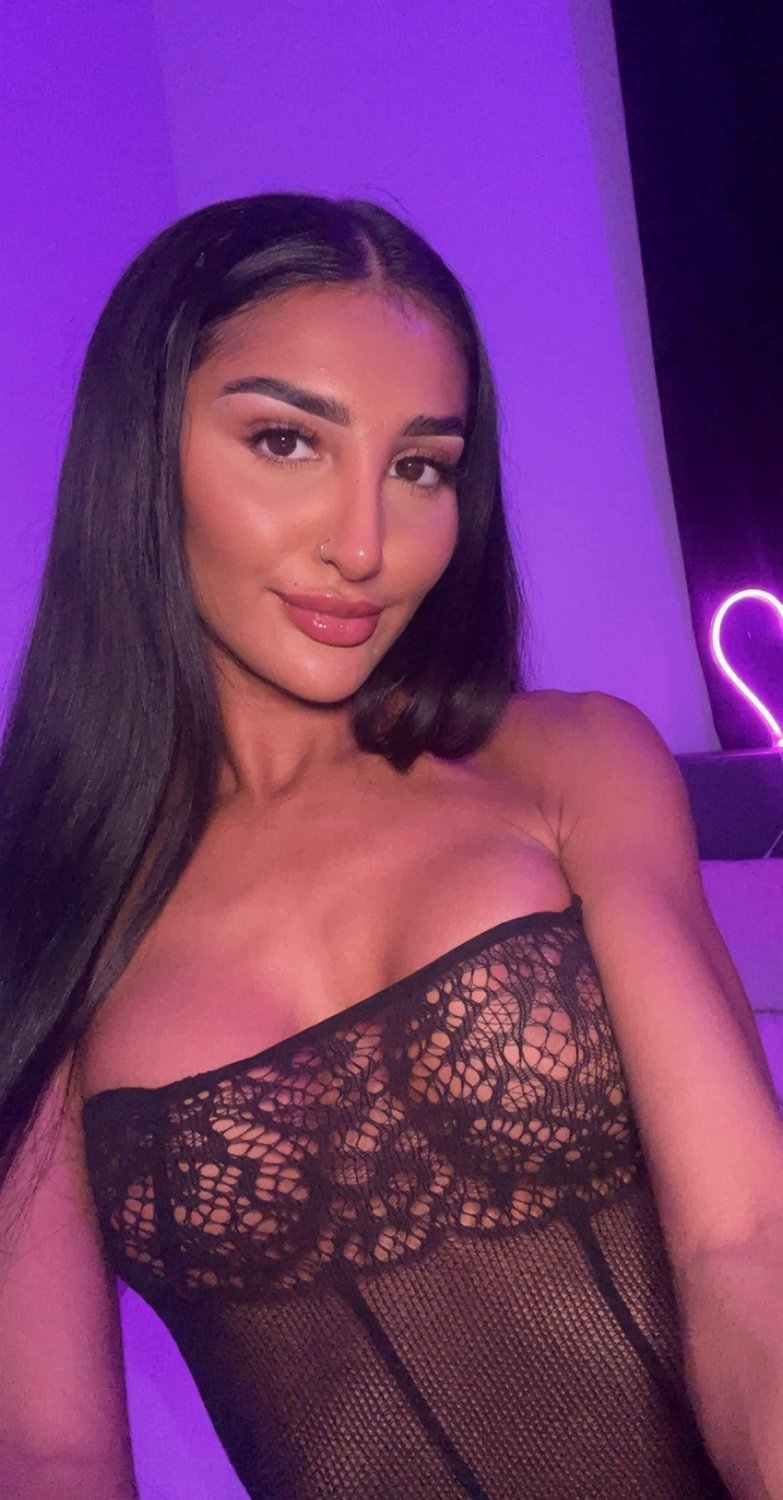 I hope you want to spend some time with my titties #WvMDLYGH
