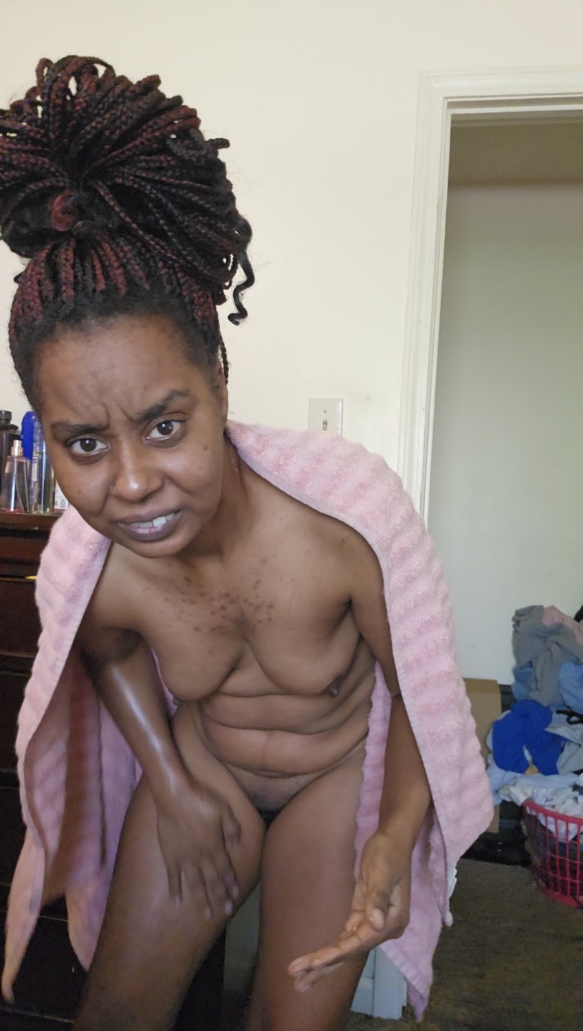 Brittany's Fat shaved Cunt on Display 🌎👀🪒 #xMH5fqrn