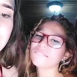 Putinhas em Live com amigo