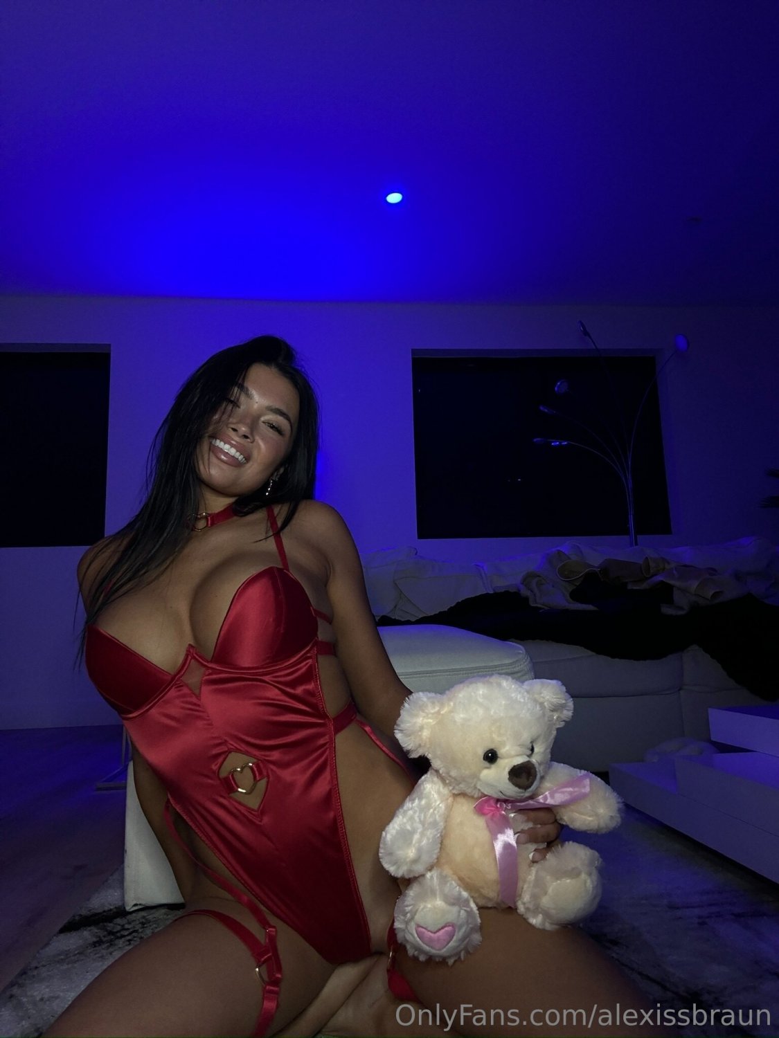 Sexy brunette model Alexis #XvEFhpwp