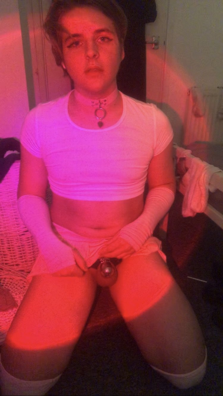 yja33j0i Sophie loves Exposure & getting dirty messages. Tell her how you would use her -kik: sissy_sophiex - #yJa33j0I