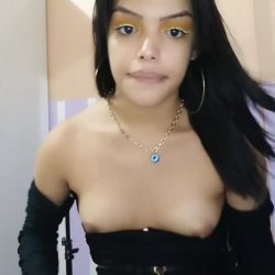 LIVE – NOVINHA SE EXIBINDO