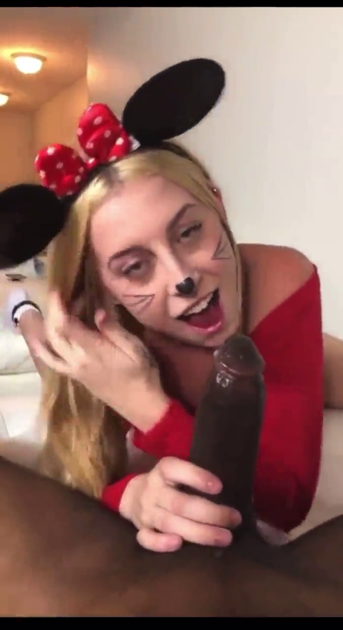 Minnie Mouse sucks BBC #ySPgiVnv