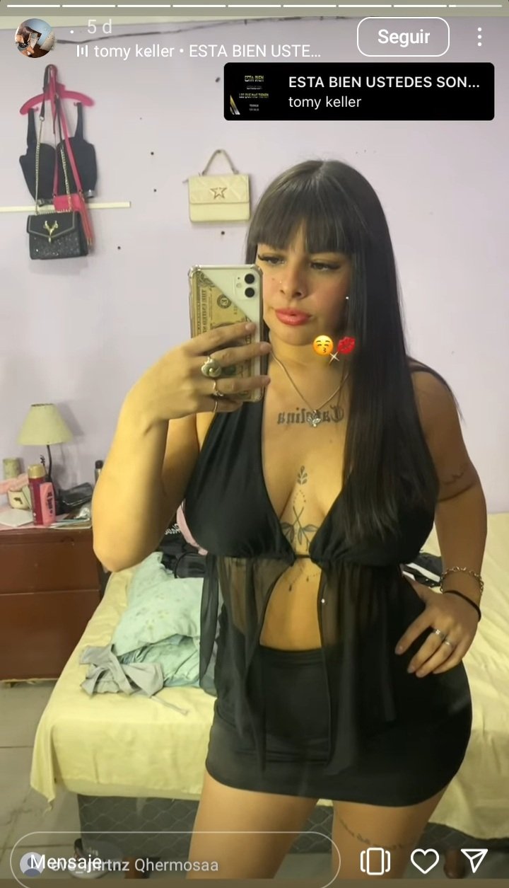 Emii_sgva mostrando las tetas #yZ5Q89J9