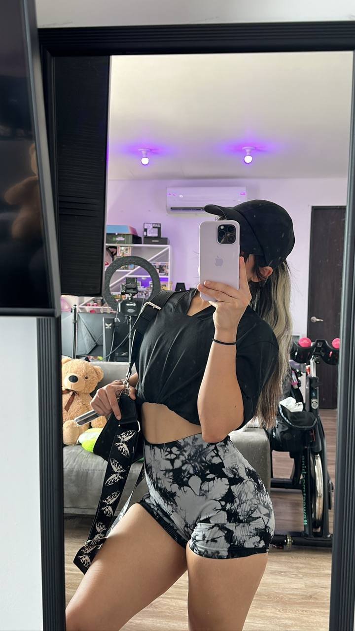 Alana Flores (1) #z3bVhRbd