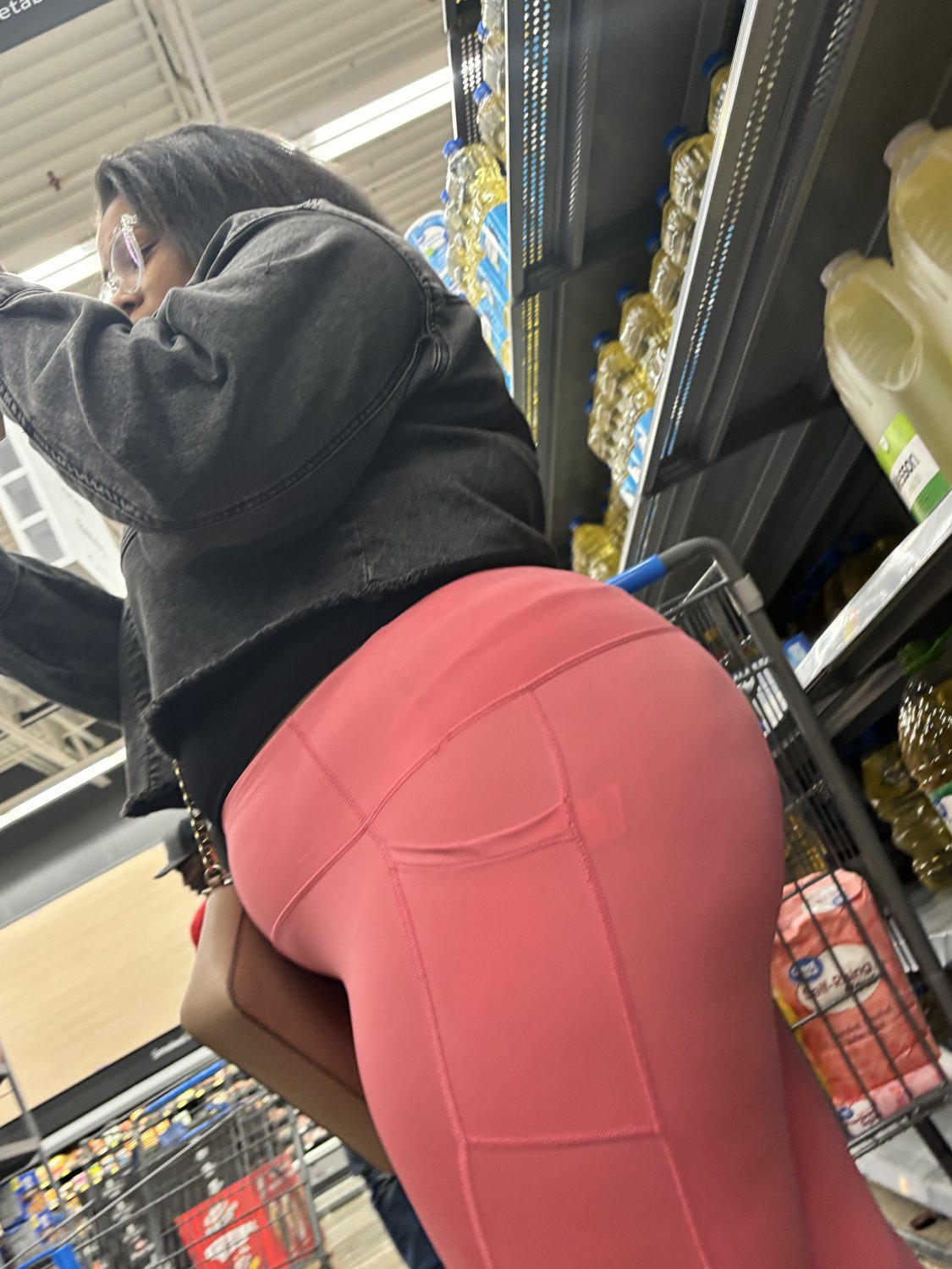 Think Booty Ebony in pink leggings (Thong) #ZEG0gSIg