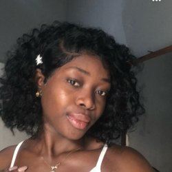Acho que ela é modelo