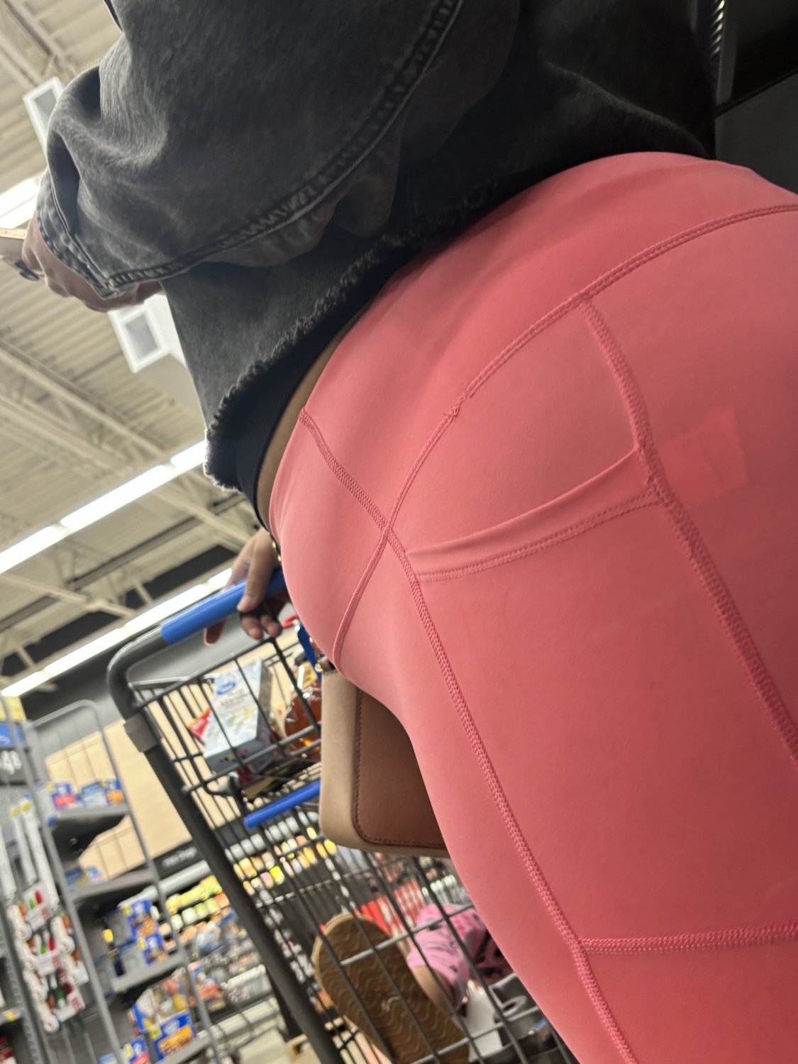 Think Booty Ebony in pink leggings (Thong) #zqSWzHNg