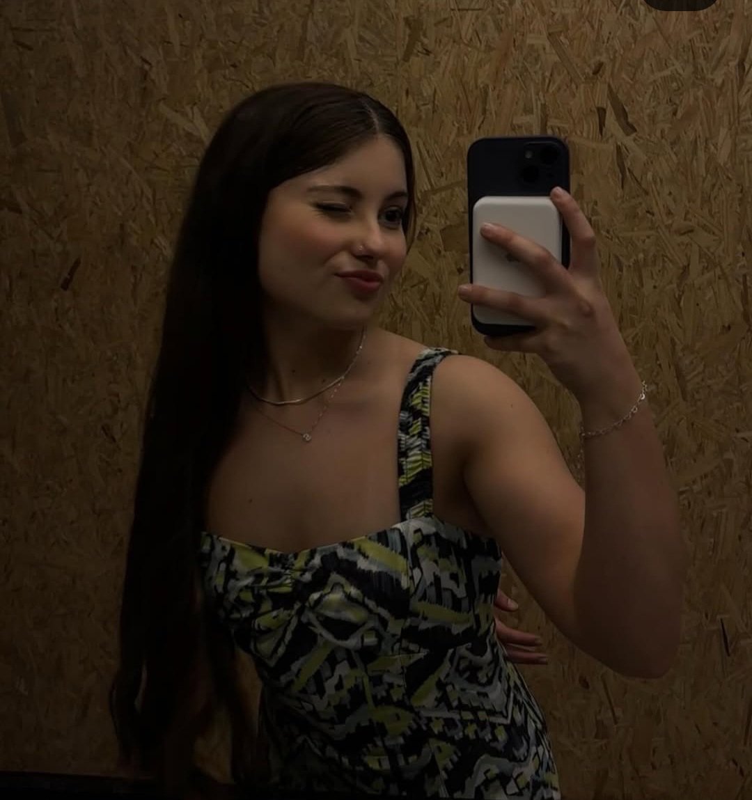 para alguns que pediram e também eu já iria trazer então esta aqui. Sophia Bianco 😏🔥💦... #03Wv847O