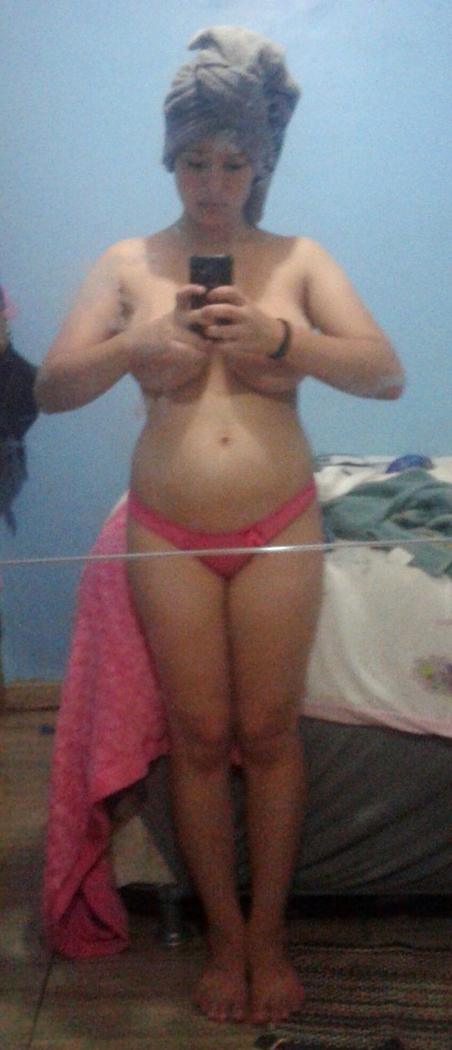 Day se mostrando no espelho #0qTBwH5s