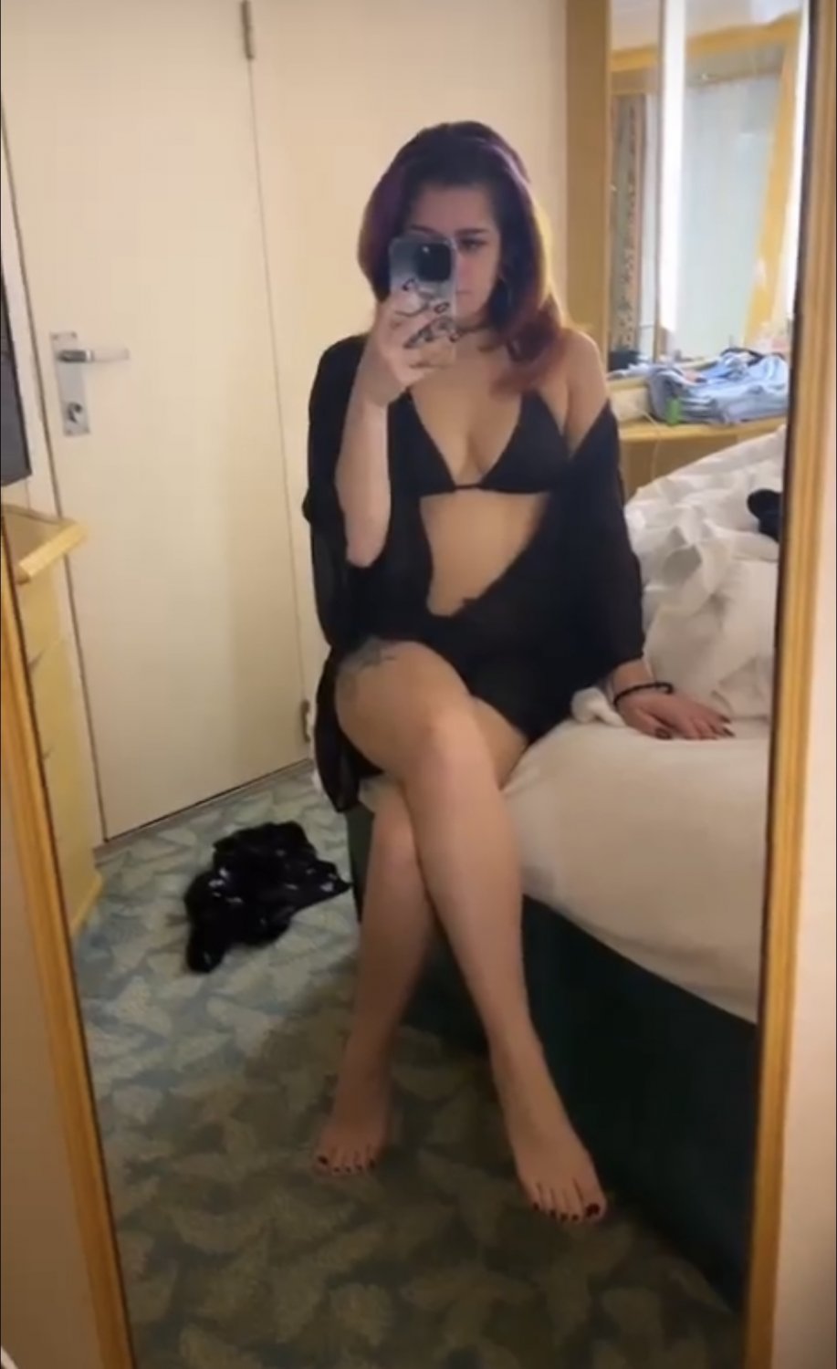 Someone trib this sexy goth slut #0S76Y1hj