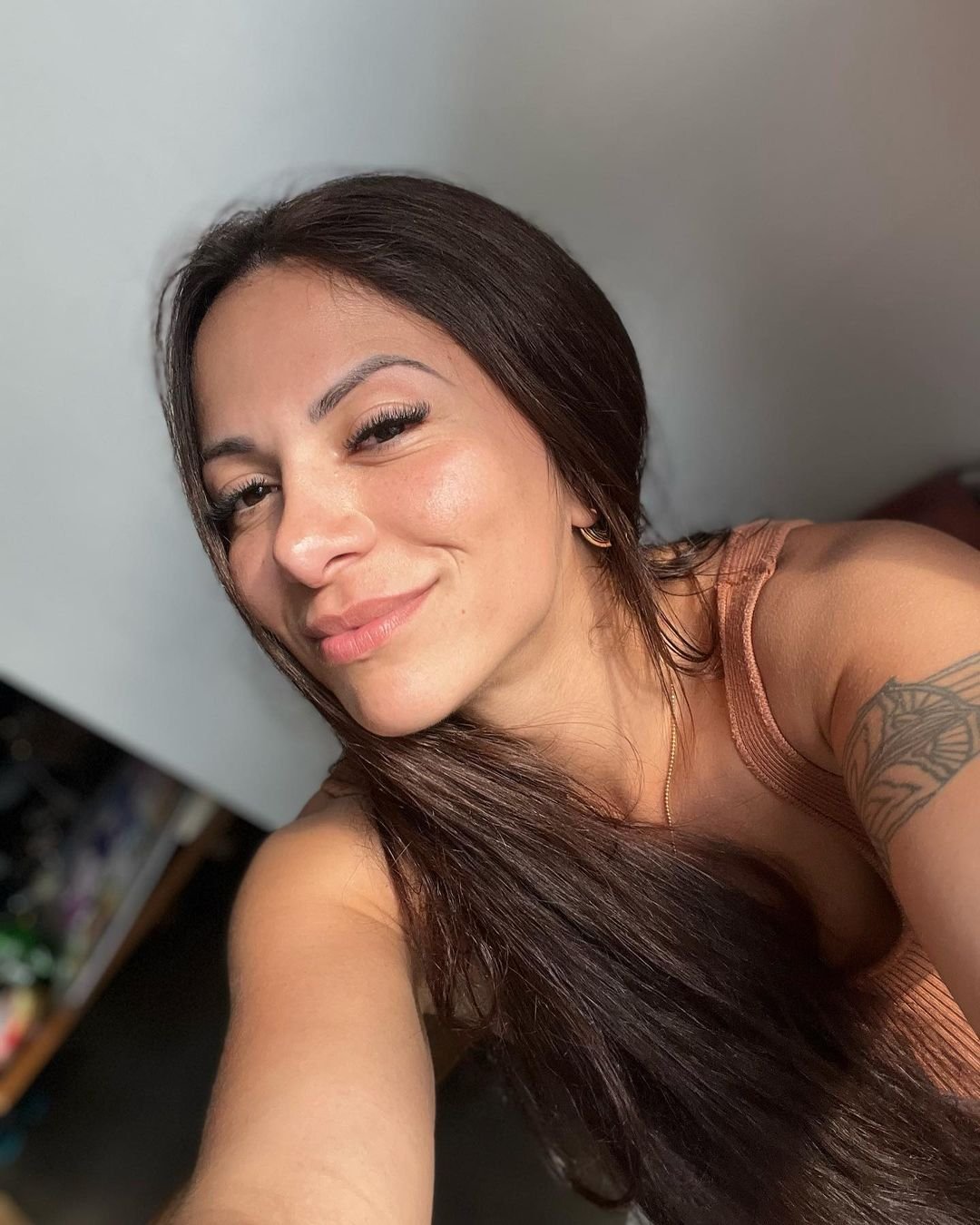 Iris AkA Mello (Carol Miranda; Sobrinha Gretchen) #0tBg47HJ