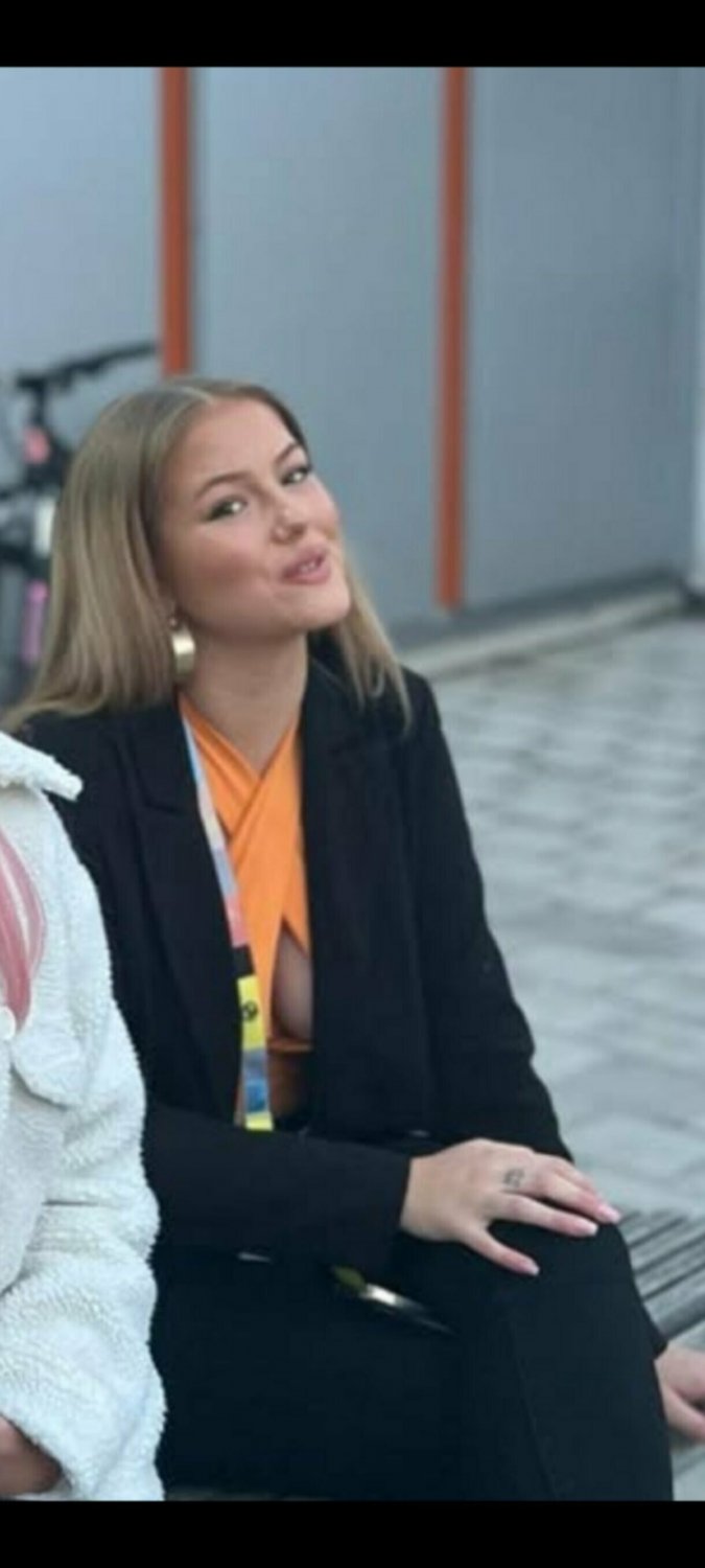 Chat Pic Slut Emelie #0ZKw6kMI