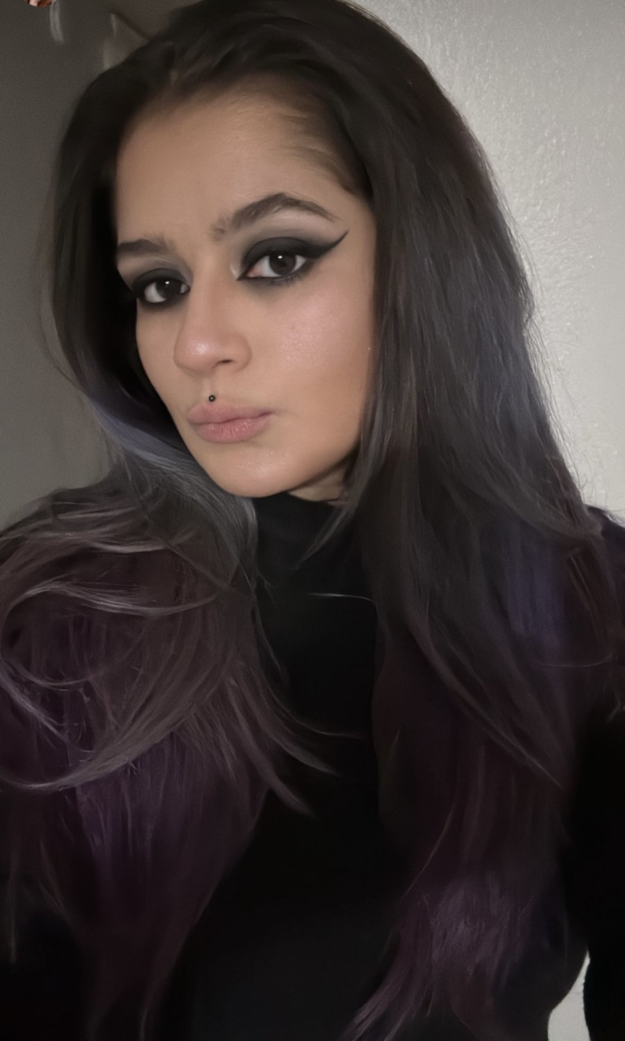 Someone trib this sexy goth slut #1BwpZOES