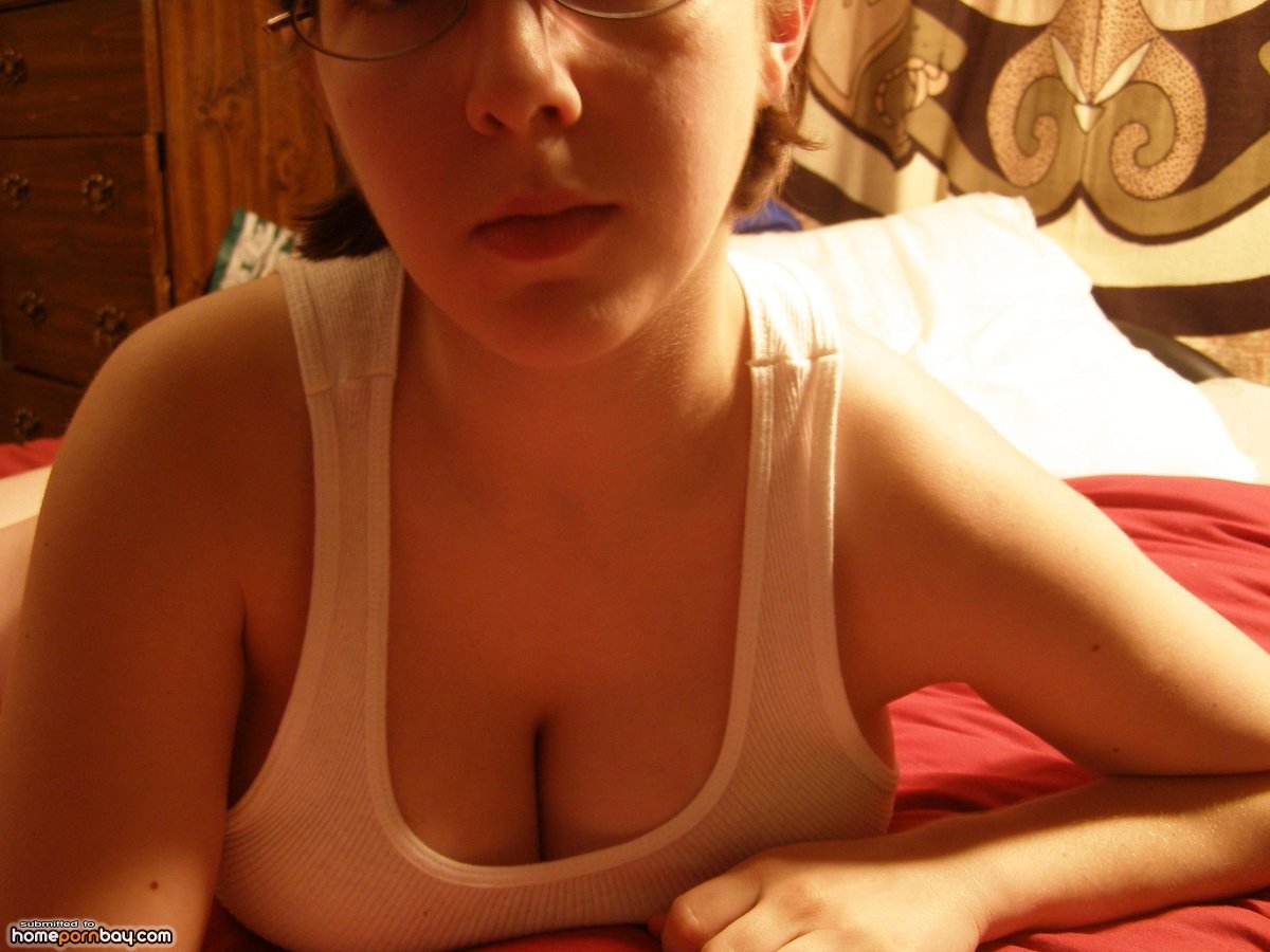 Mary - LOVES To Pose For The Camera - Part 1.   (zip) #1Cfk4cmv