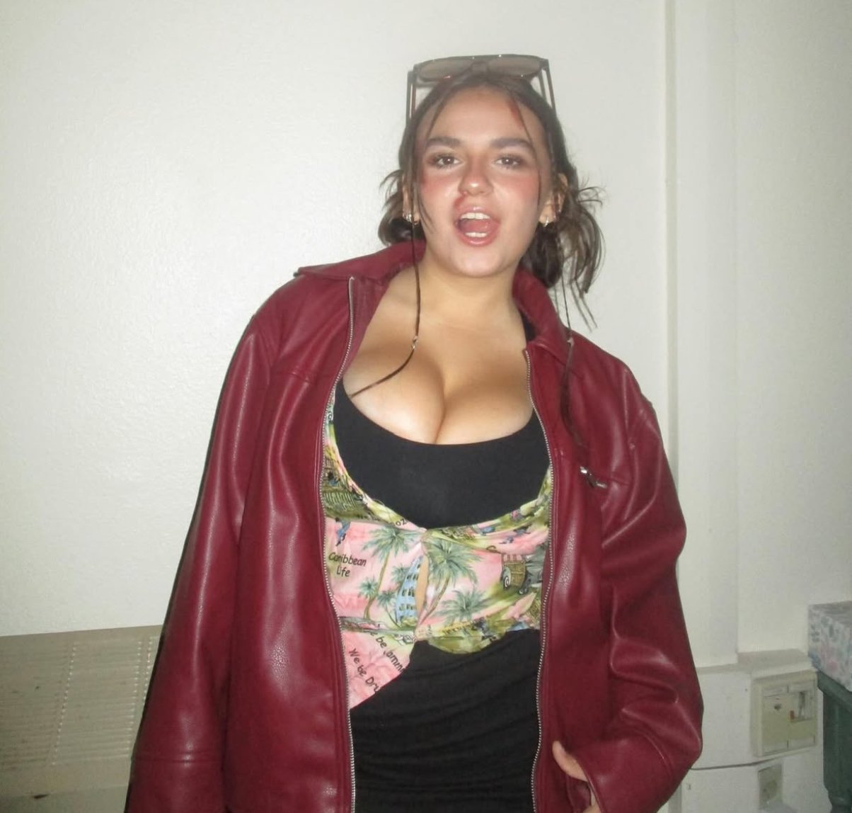 UCSD chick with big tits #1j5U1RSa