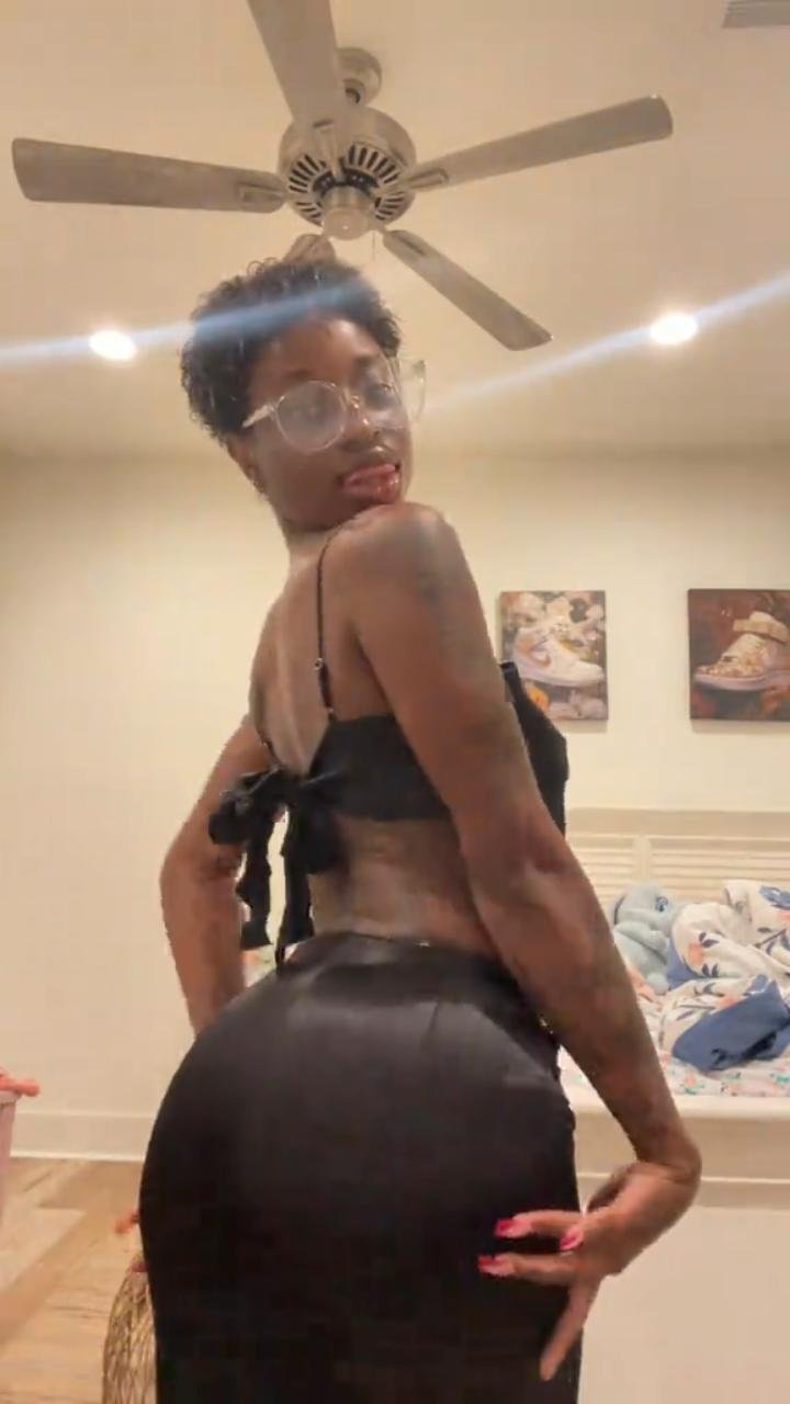 Dark Skin Tomboy Short Hair Baddie #1QxHkKnL