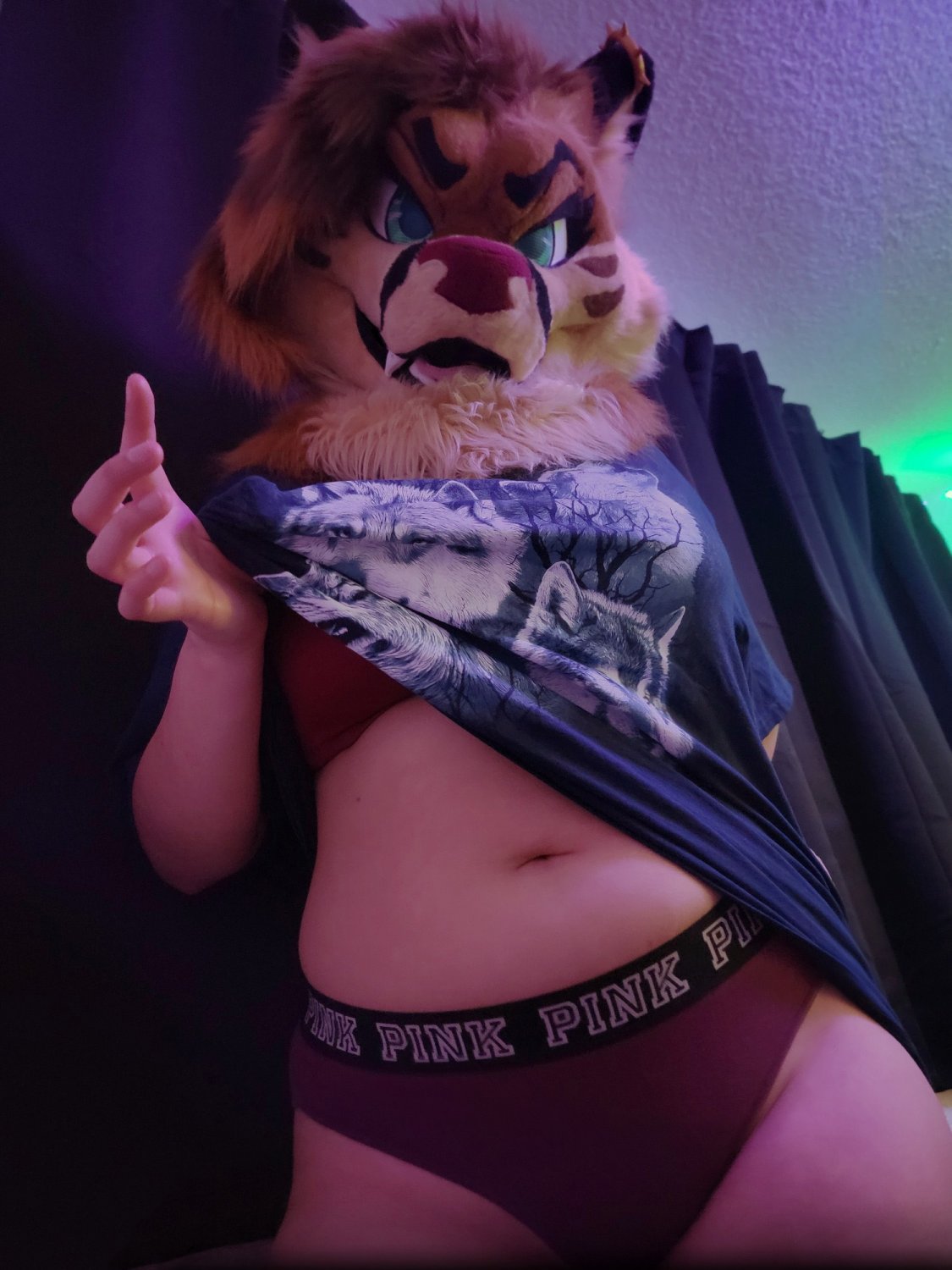 [FURRY] 😡🇲🇽 mexican demi-bisexual shepard girl (mëäņșħëp) #1SvgrHj3