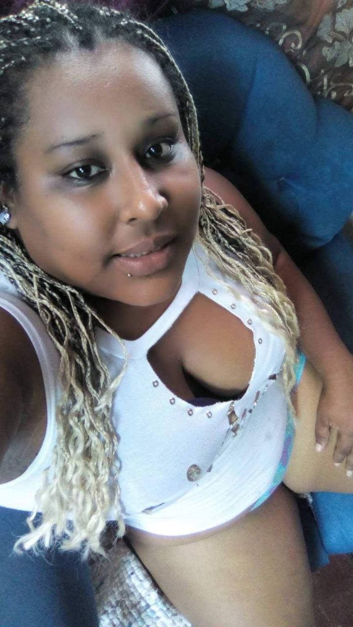 Yerrolyn ebony #24zlMR8A