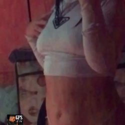 Seguidor vazou a amiga gostosa