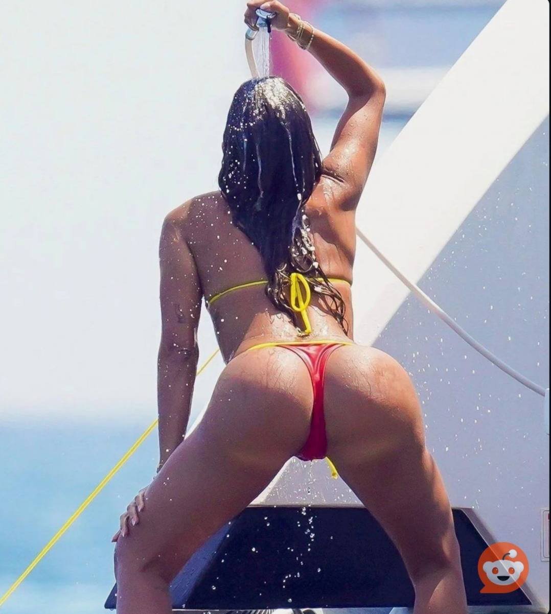 Anitta #2vJj88Ev