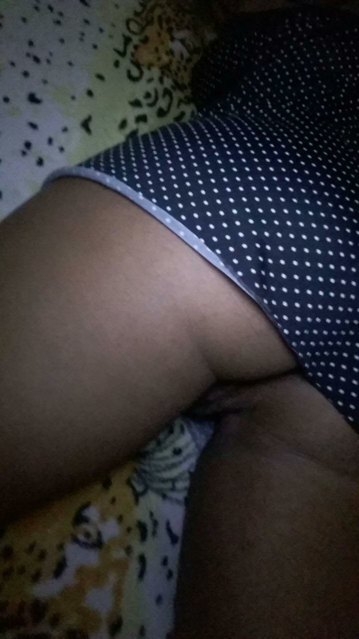 Morena se masturbando #2WkDJ33z
