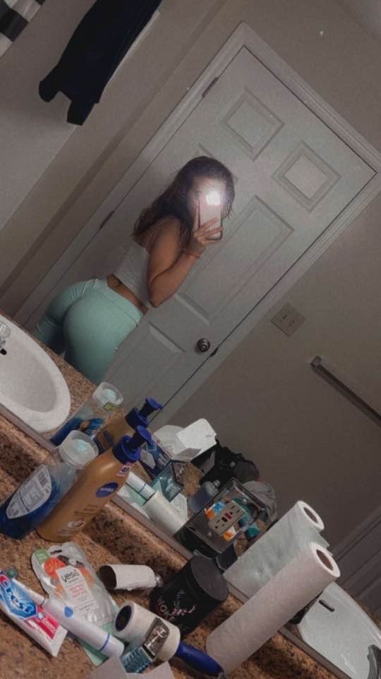 I like risking my gf lol..make me pay for it!Kik me smallz9900 #3c9W3PHN