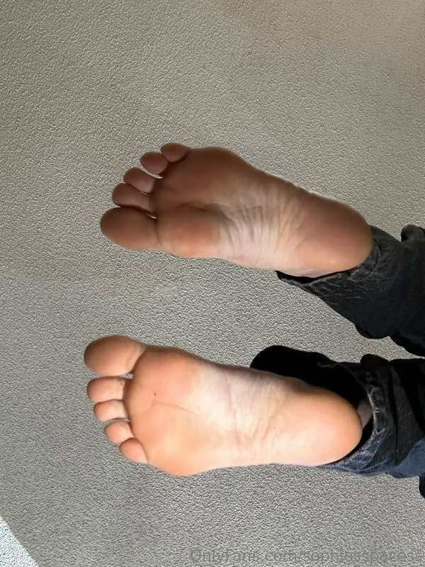 Tiktoker's soles #3iOaTfkY