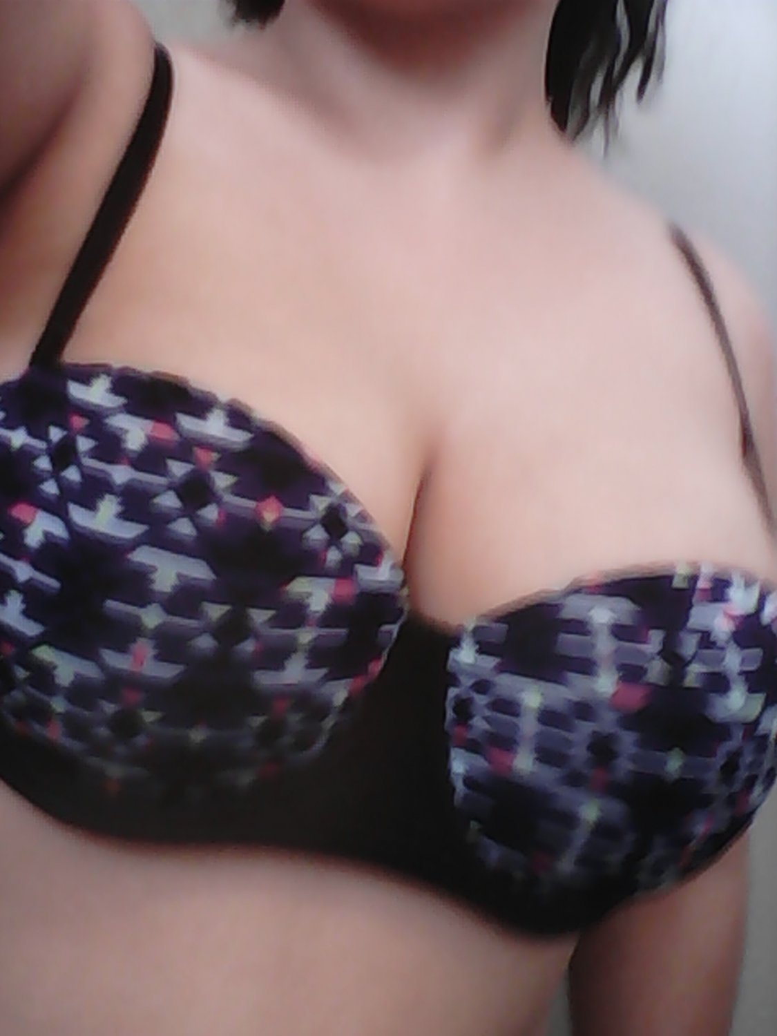 Latina gordinha mostrando os peitos #3pmJ86r9