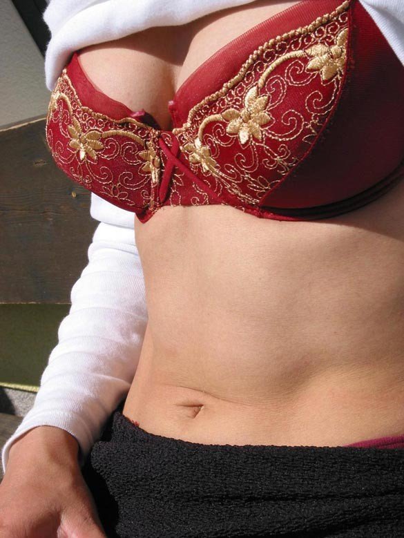Karen - UK Wife With Petite Boobs.   (pic2) #3wAUDUBM