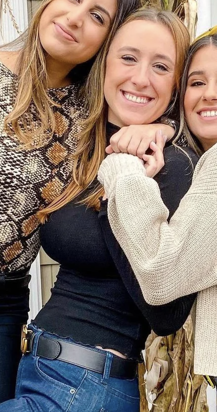 Which picture of my busty friend is hottest #3ZW6ude4
