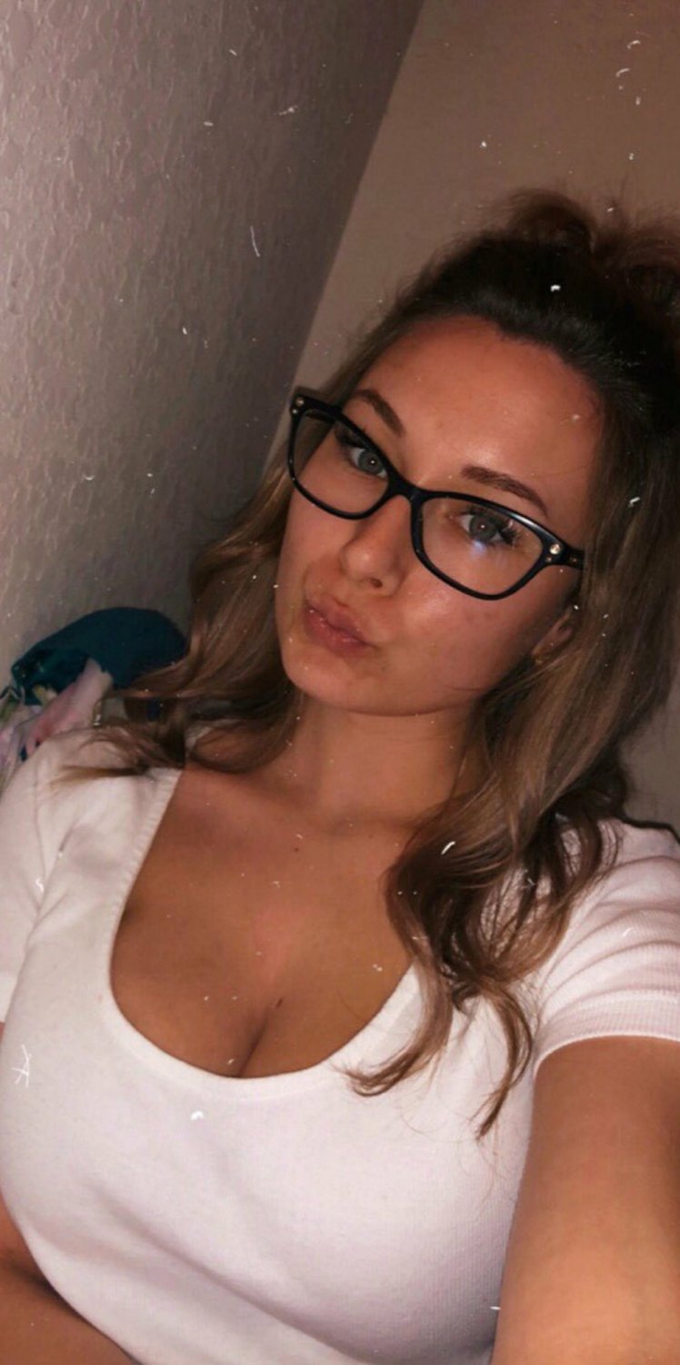 Part 2 from this big titty slut. #40B2VKyv