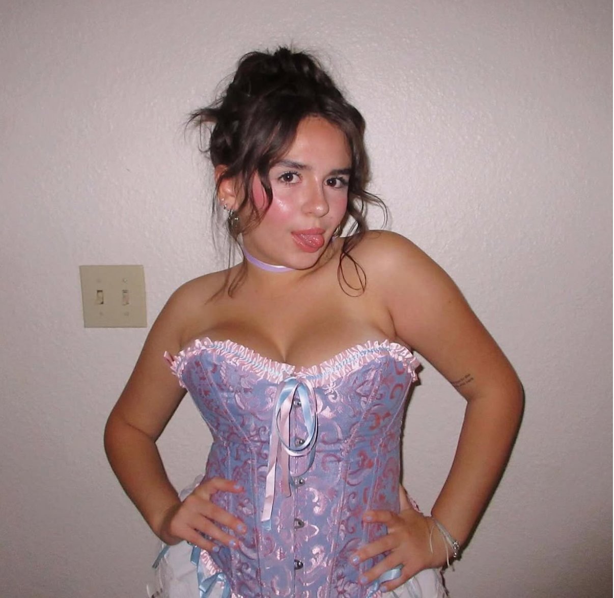 UCSD chick with big tits #49bNGRq6