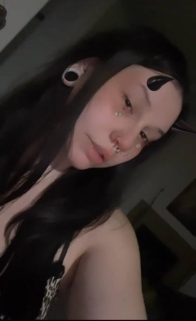 Wanna make my irl a webslut #49QNowJ0