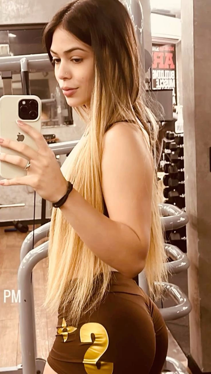 Melody puta gostosa 🤤 #4fRwIpDf