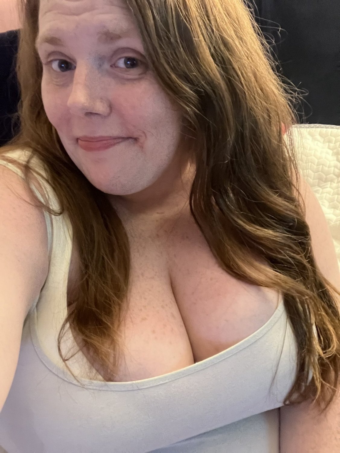 White Southern Big Tits BBW Sarah from Georgia fucks BBC in publ #4mfmpV0i