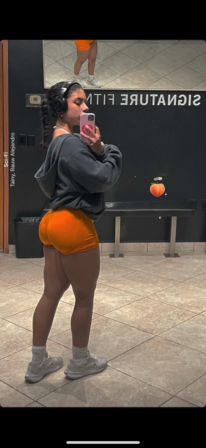 Latina coworker needs a facial and a gangbang. anyone have a name? #4Wu46s6l
