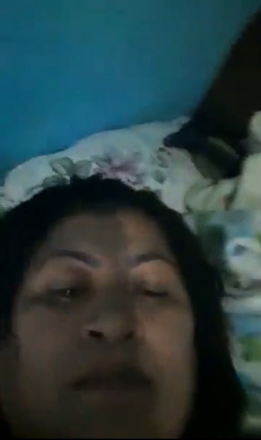 Coroa gorda preta mandou vídeo alisando a buceta e chamando o negão 😈🍆 #5R0mXu0J