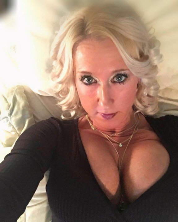 Blonde cougar #6aPSfbyo