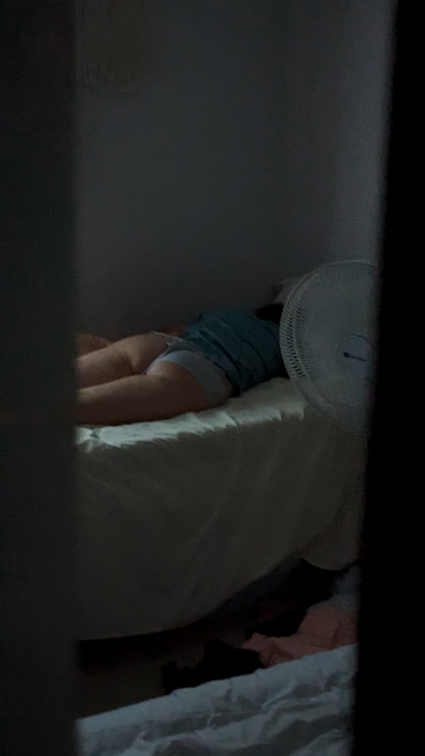 Sleeping sister in law shows off her ass #6G8iiNeq