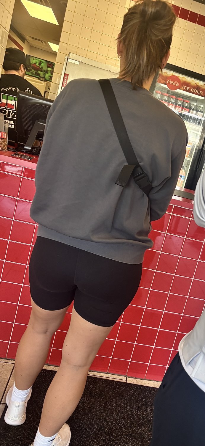 MILF in Bikers candid #6GNwdCQH