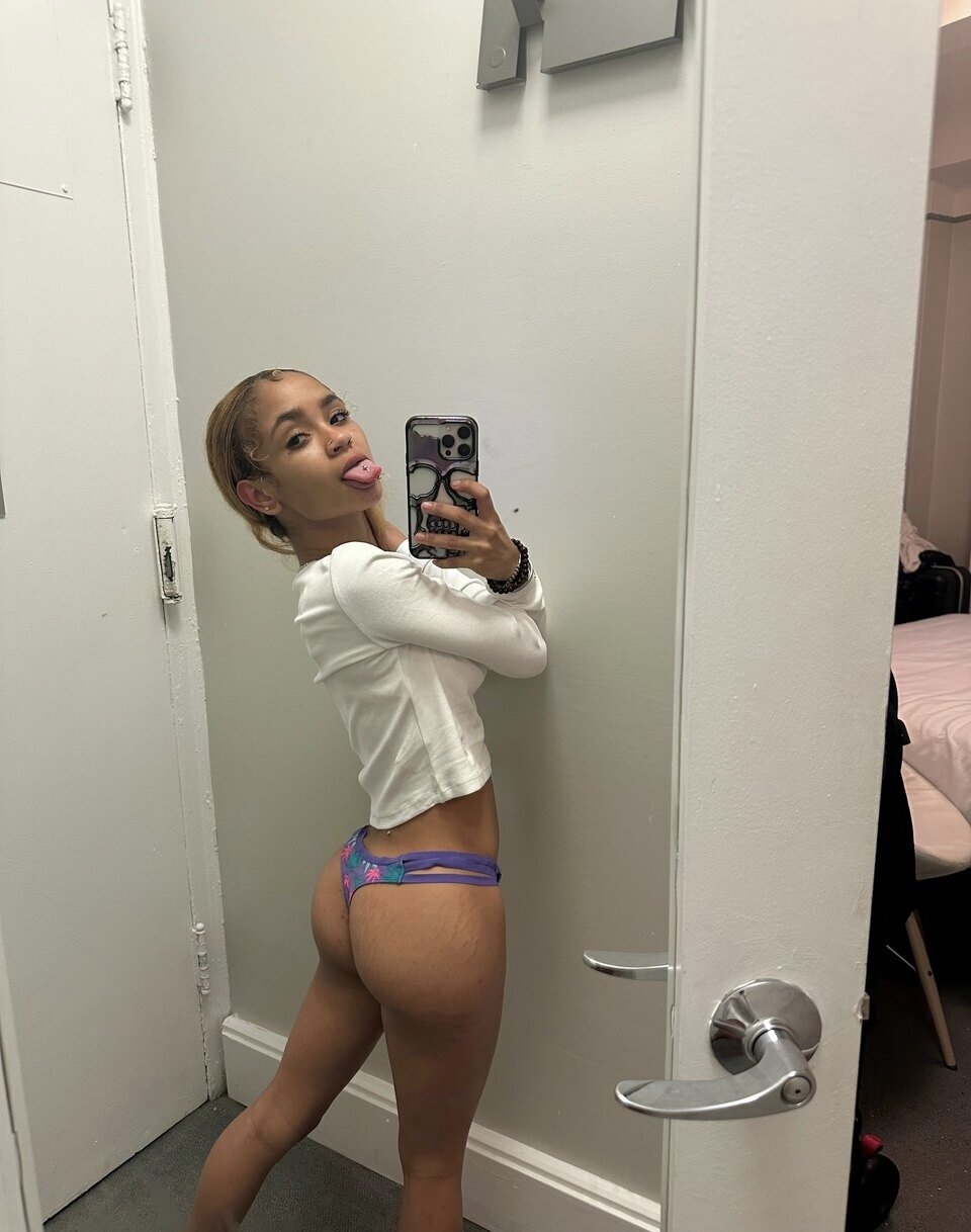 6jz4cihb SUPER TINY barely legal lightskin bitch LOVES BBC #6Jz4cIHB
