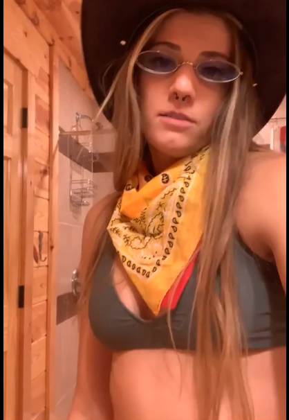 Vaping Hot Hippie Rave Skank from San Diego #6rlBj746