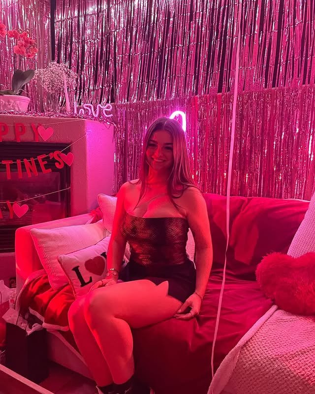 Sexy busty college teen Sidney #6TfeodnW
