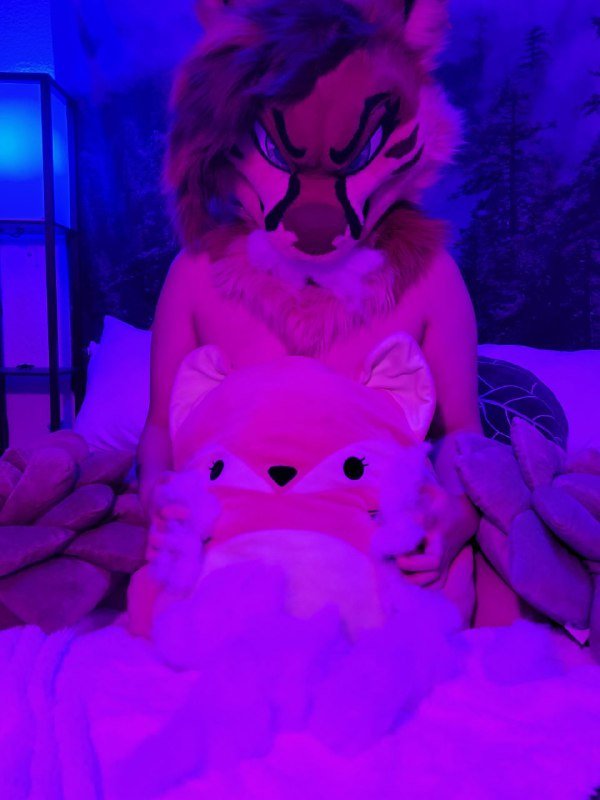 [FURRY] 😡🇲🇽 mexican demi-bisexual shepard girl (mëäņșħëp) #7gPiErcp