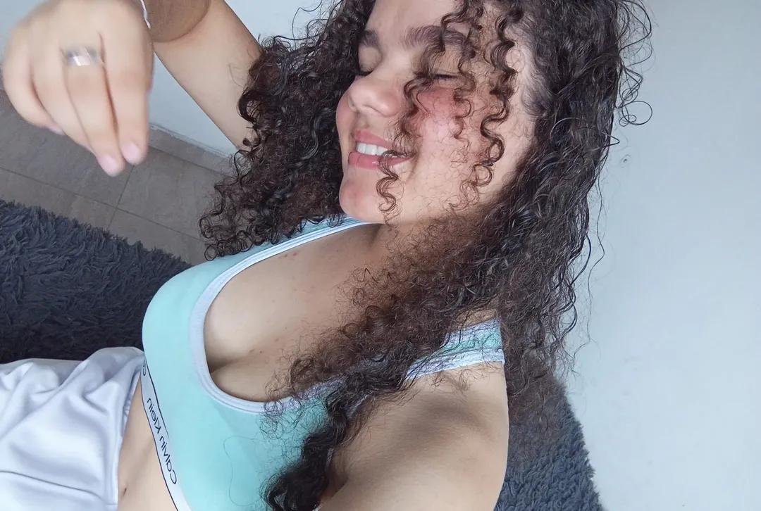 Karen González #7YzUwiCg