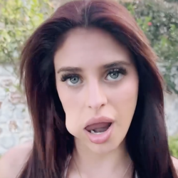 Amazing face needs sucking cocks right now