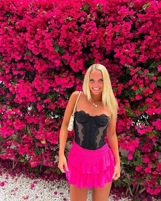 Sexy petite college teen Leah #8J9WbtRt