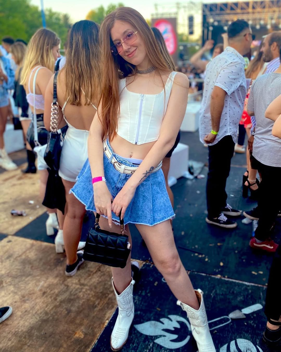 Lucila Mollesi #8lgf9BcO